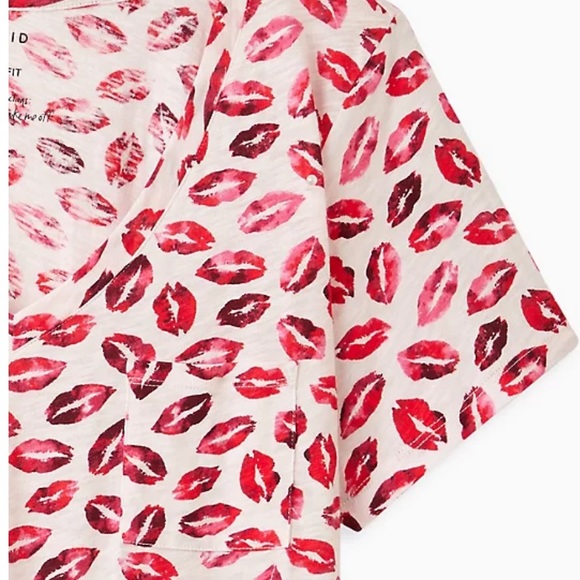 NEW torrid lips V neck top - Picture 3 of 8